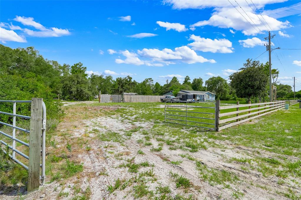 26106 Fishermans Road Paisley, FL 32767 - Photo 8 of 10