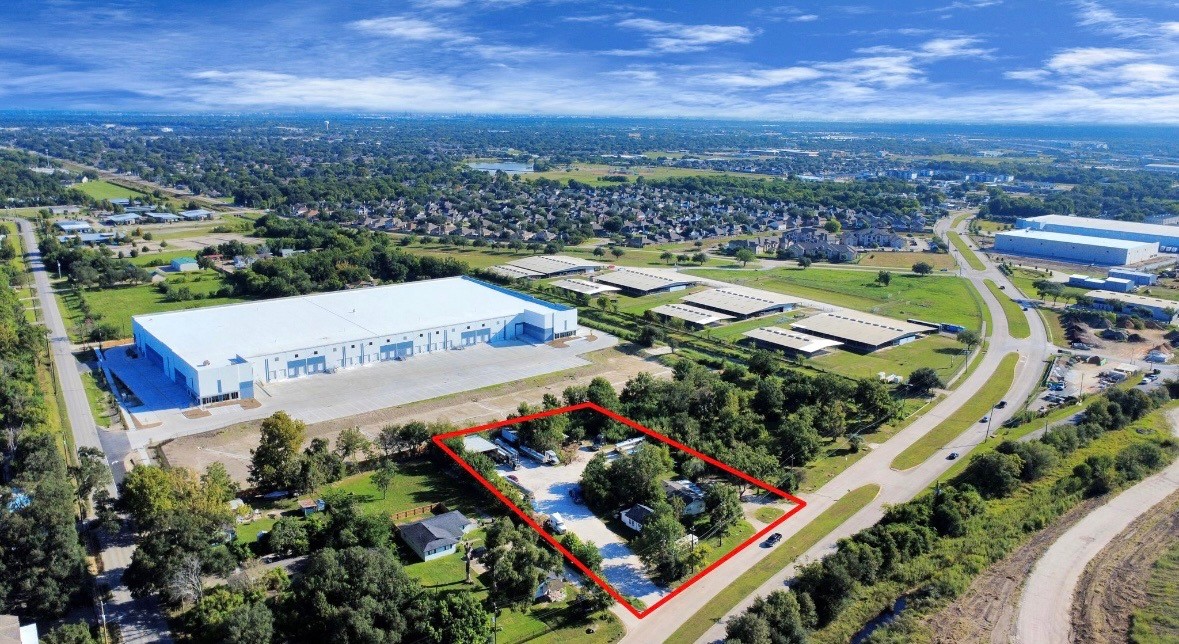 495 Genoa Red Bluff Road Houston, TX 77034 - Photo 4 of 6