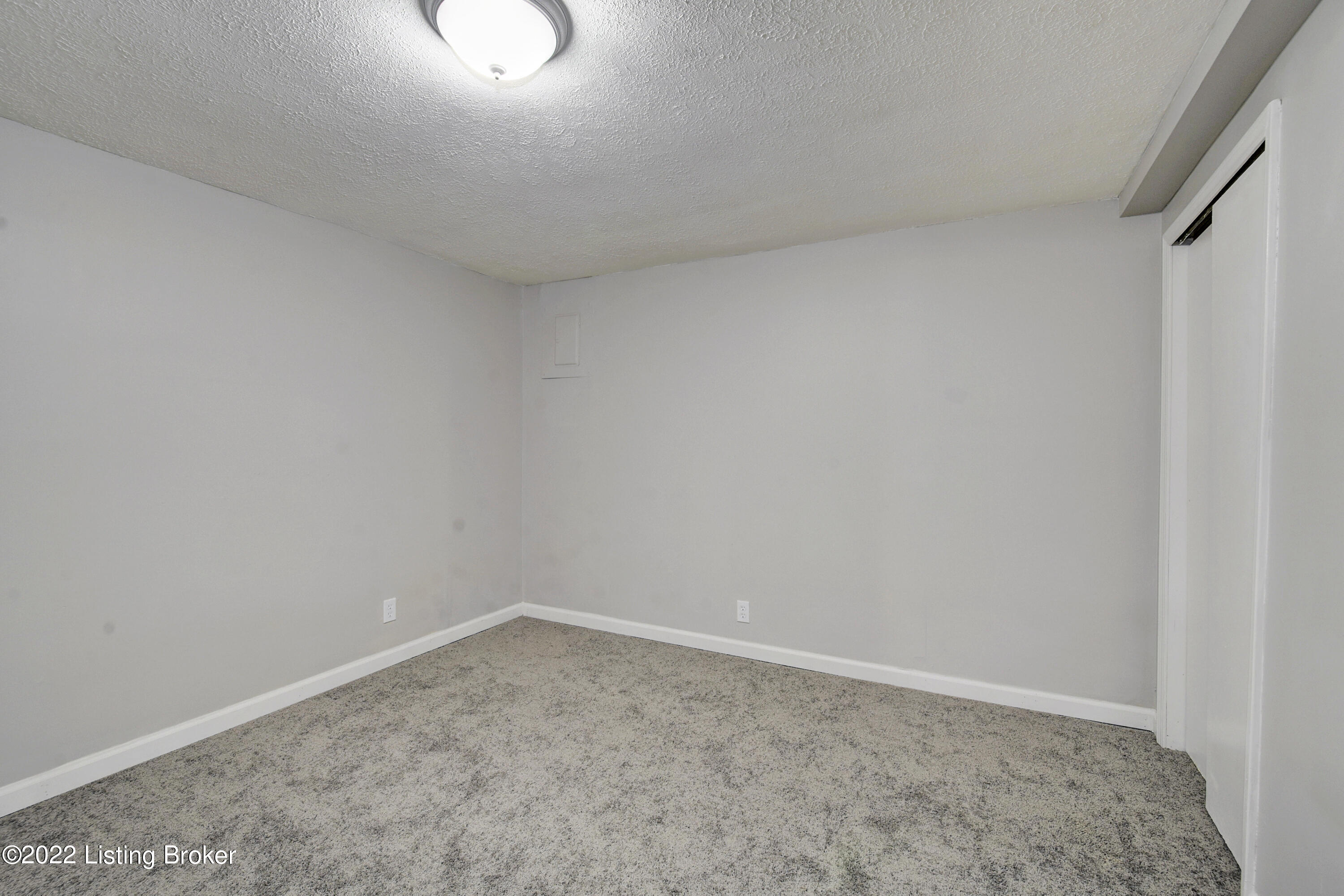 3204 Wessel Road Louisville, KY 40216 - Photo 21 of 31 _DSC4596_8_9