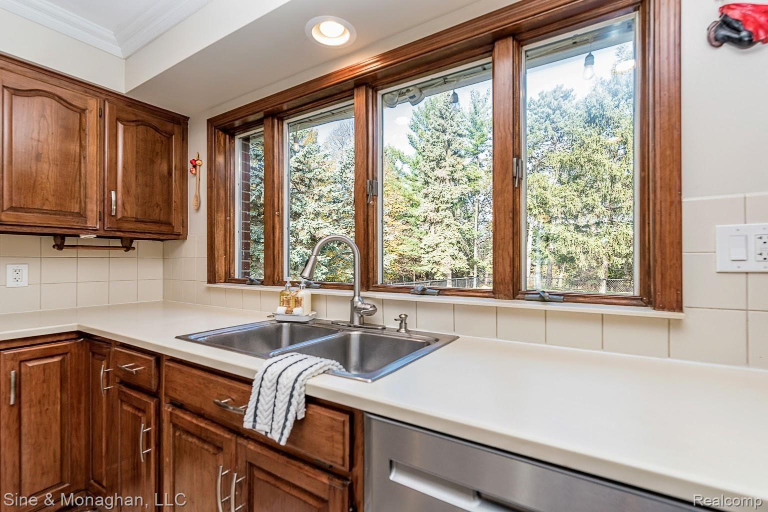 2659 Chicago Road Warren, MI 48092 - Photo 15 of 47 Plenty of counter space