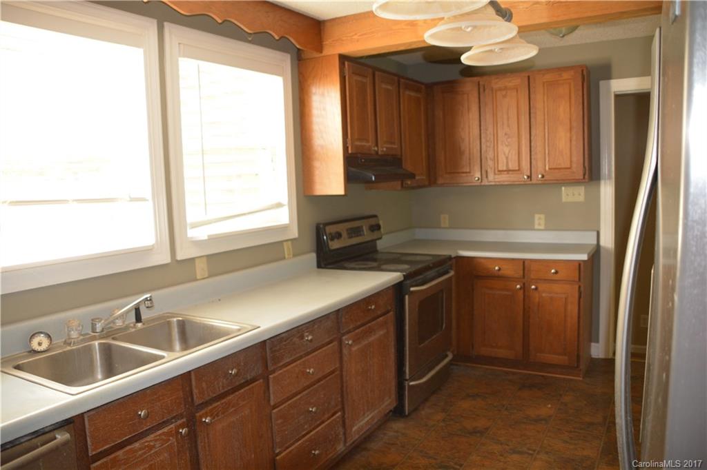 5919 Hemby Road, Unit 11 Matthews, NC 28104 - Photo 3 of 7 Gallery Image 3