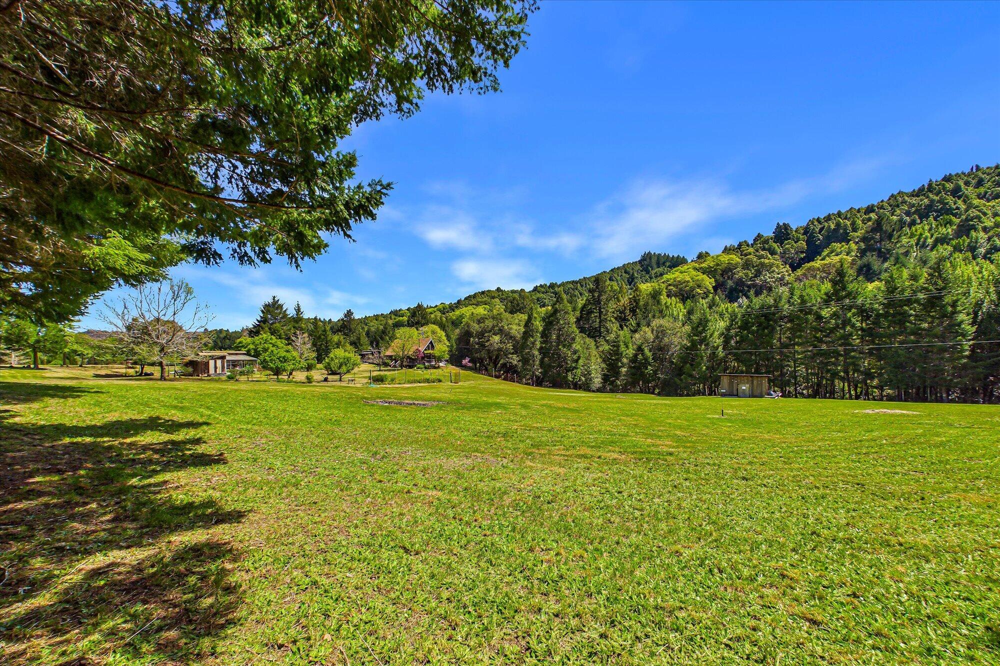 303 Hungry Gulch Road Whitethorn, CA 95589 - Photo 5 of 58