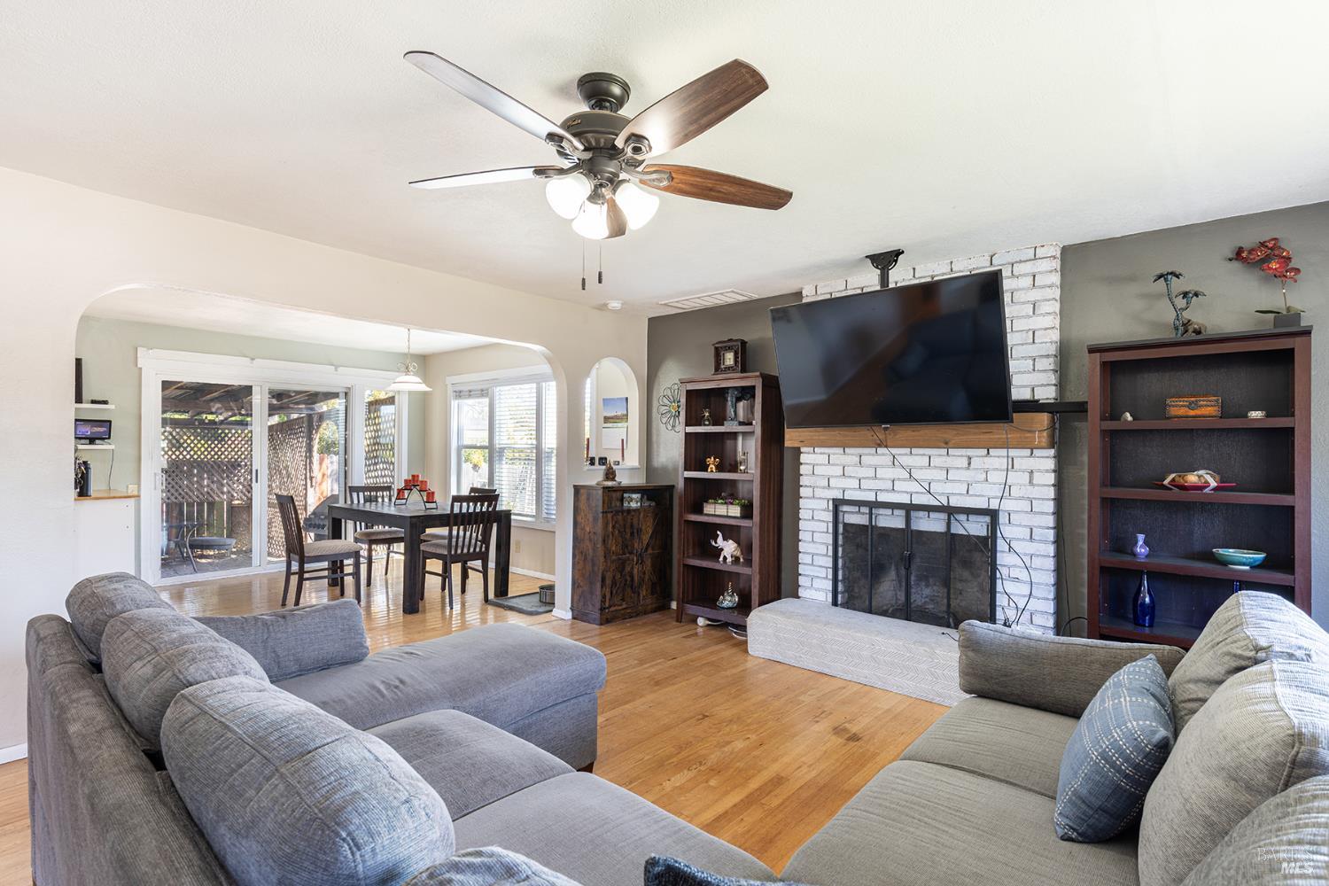 8886 Lancaster Drive Rohnert Park, CA 94928 - Photo 9 of 28 Gallery Image 9