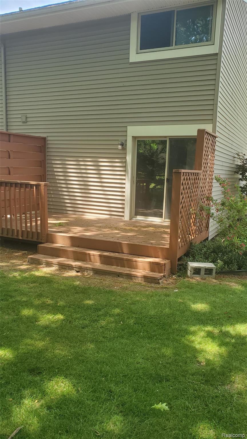 616 Rickett Road Brighton, MI 48116 - Photo 2 of 22 002_beyc6a53f6e46ec3f.jpg