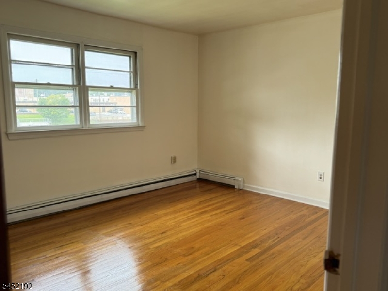 20 Pearl Place Butler, NJ 07405 - Photo 17 of 25 Gallery Image 17