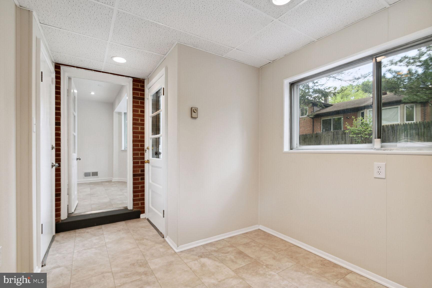 11512 Colt Terrace Silver Spring, MD 20902 - Photo 11 of 33 Mud room/Office/Bonus room (reverse view)