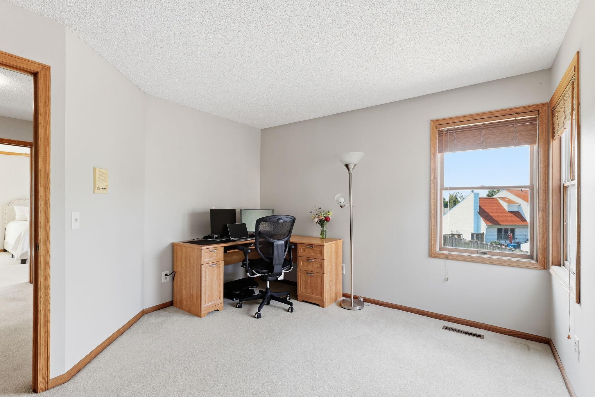 455 Highpoint Curve Maplewood, MN 55119 - Photo 32 of 44