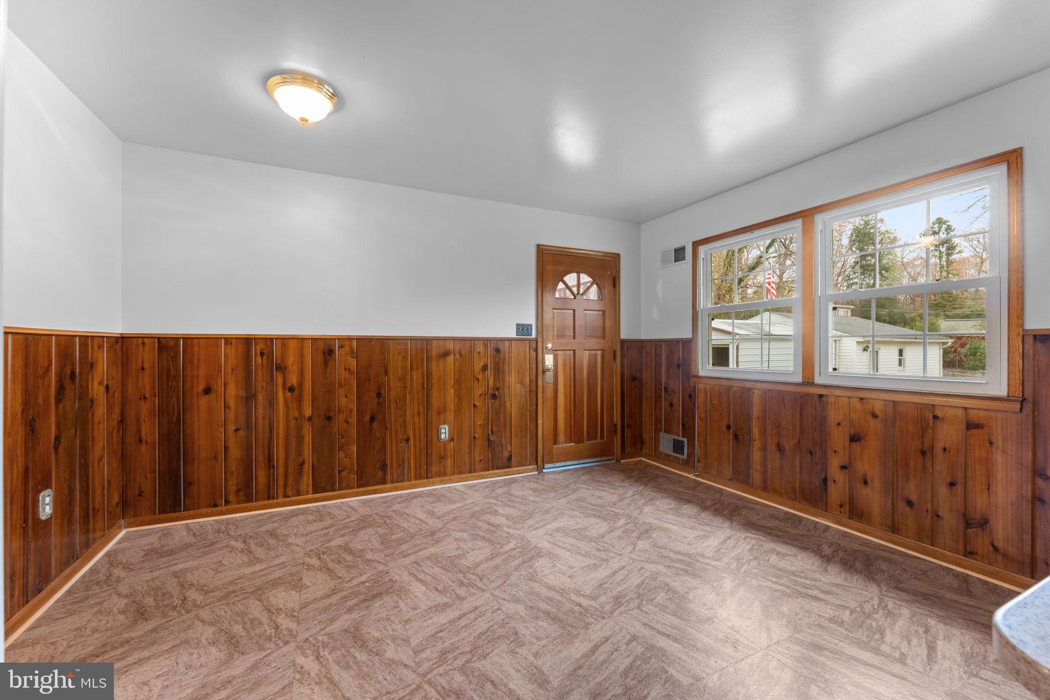 19227 Cardinal Heights Road Triangle, VA 22172 - Photo 15 of 64