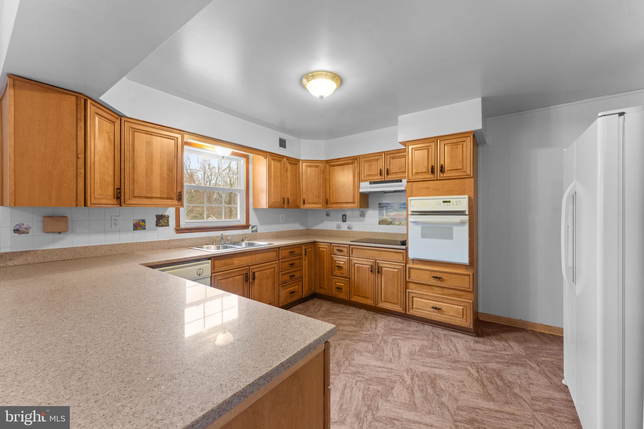 19227 Cardinal Heights Road Triangle, VA 22172 - Photo 16 of 64