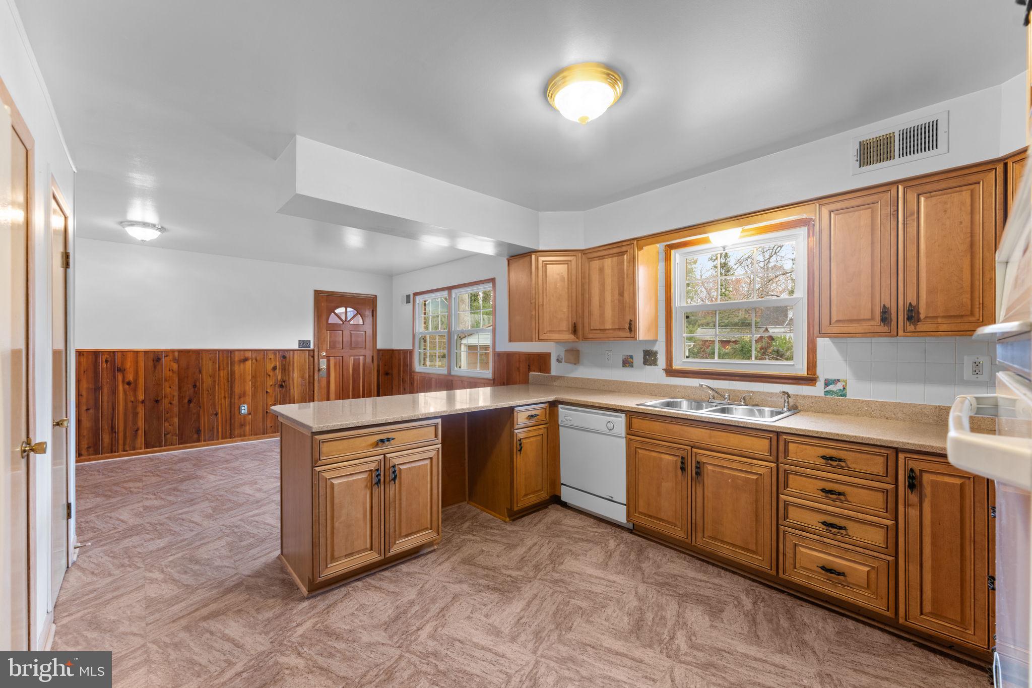 19227 Cardinal Heights Road Triangle, VA 22172 - Photo 17 of 64