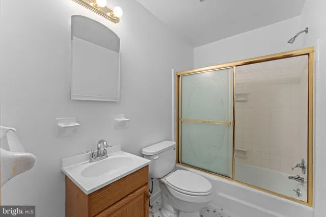 $525,000 | 19227 Cardinal Heights Road, Triangle, VA 22172