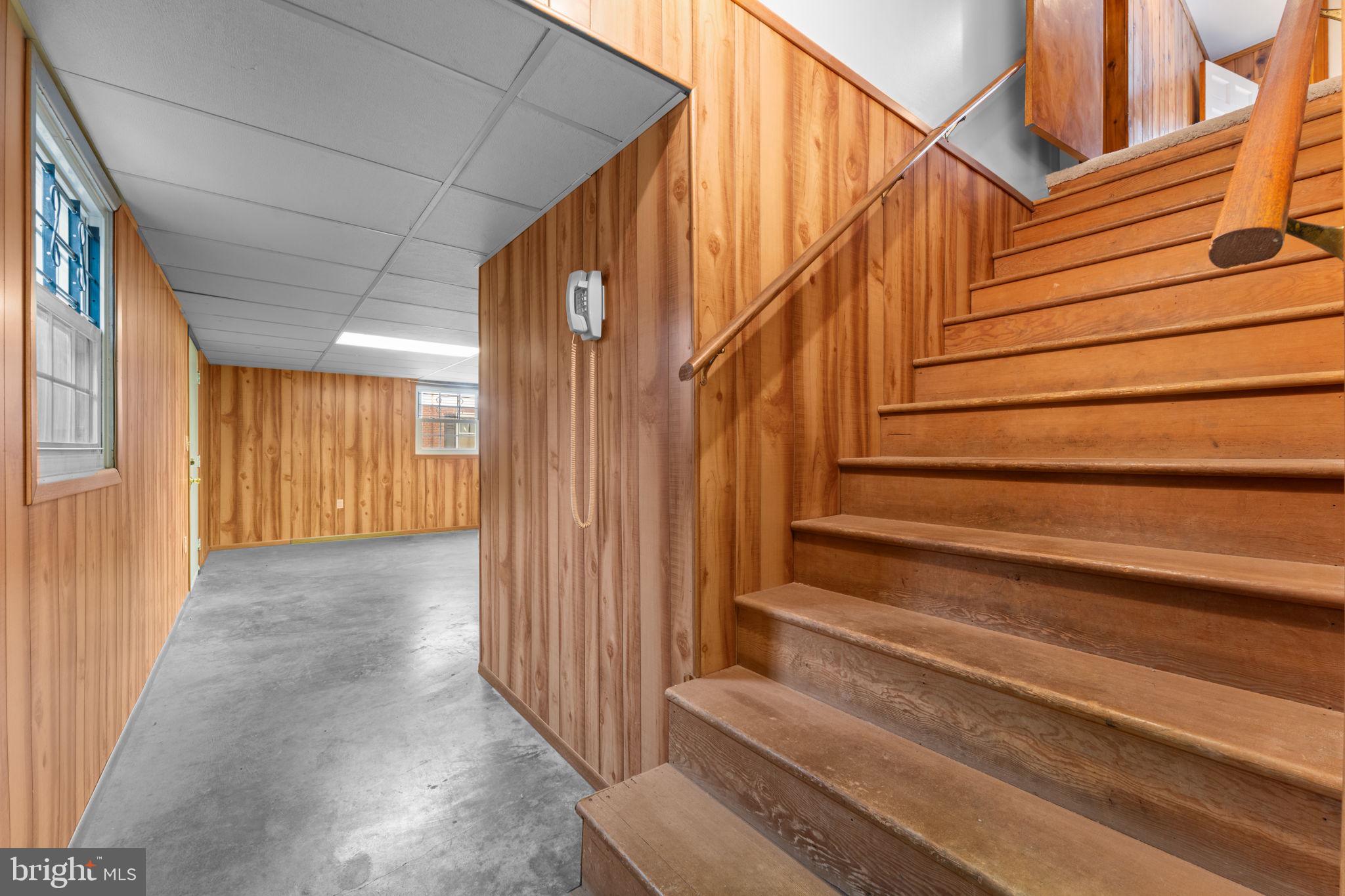 19227 Cardinal Heights Road Triangle, VA 22172 - Photo 30 of 64 a view of entryway