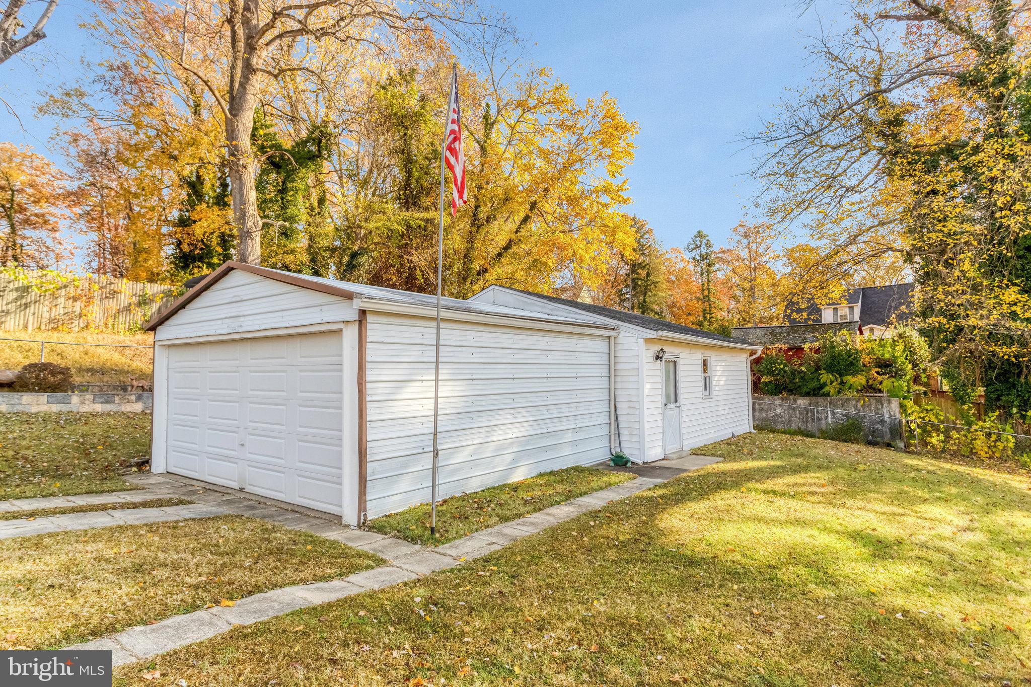 19227 Cardinal Heights Road Triangle, VA 22172 - Photo 3 of 64