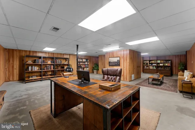 $525,000 | 19227 Cardinal Heights Road, Triangle, VA 22172