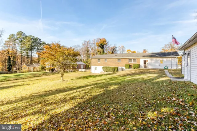 $525,000 | 19227 Cardinal Heights Road, Triangle, VA 22172