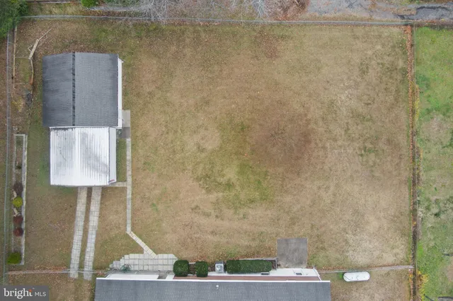 $525,000 | 19227 Cardinal Heights Road, Triangle, VA 22172