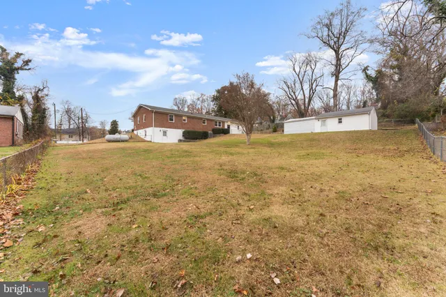 $525,000 | 19227 Cardinal Heights Road, Triangle, VA 22172