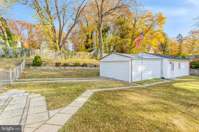 $525,000 | 19227 Cardinal Heights Road, Triangle, VA 22172