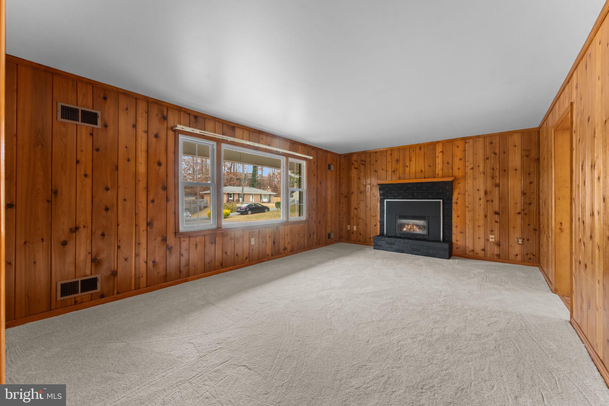 19227 Cardinal Heights Road Triangle, VA 22172 - Photo 8 of 64