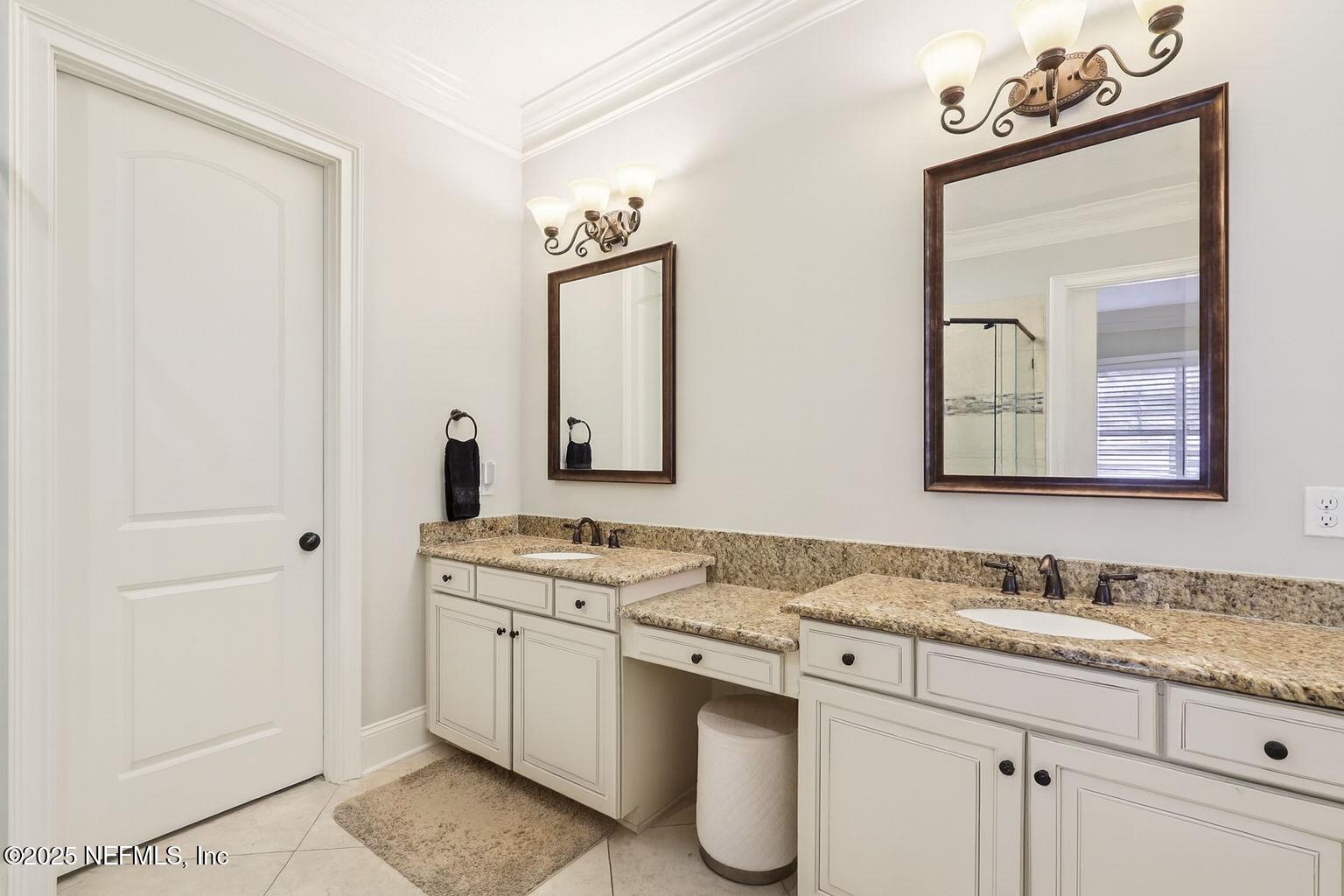 1389 Sunset View Lane Jacksonville, FL 32207 - Photo 18 of 45 Primary Bathroom