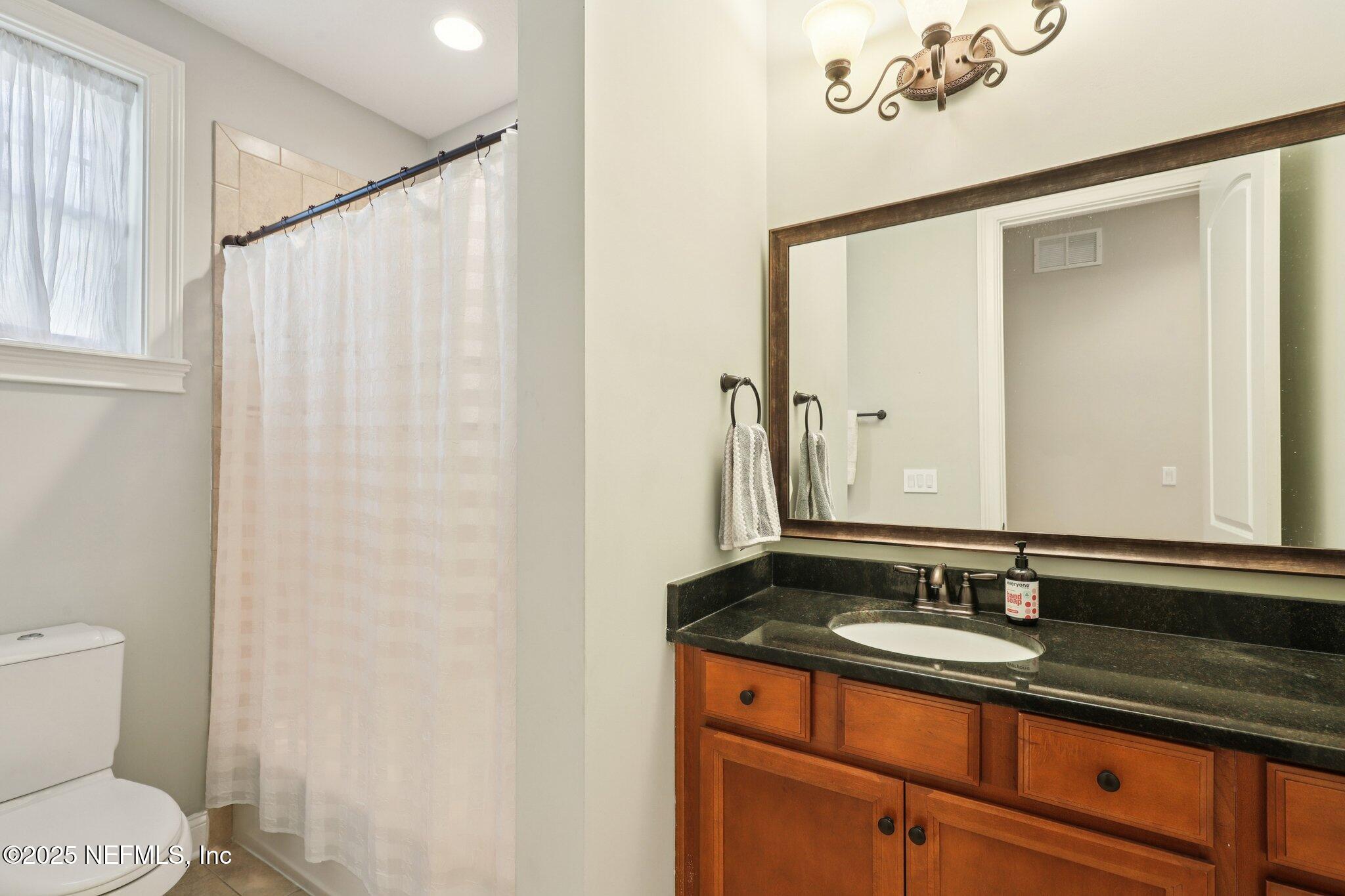 1389 Sunset View Lane Jacksonville, FL 32207 - Photo 24 of 45 Guest Bathroom