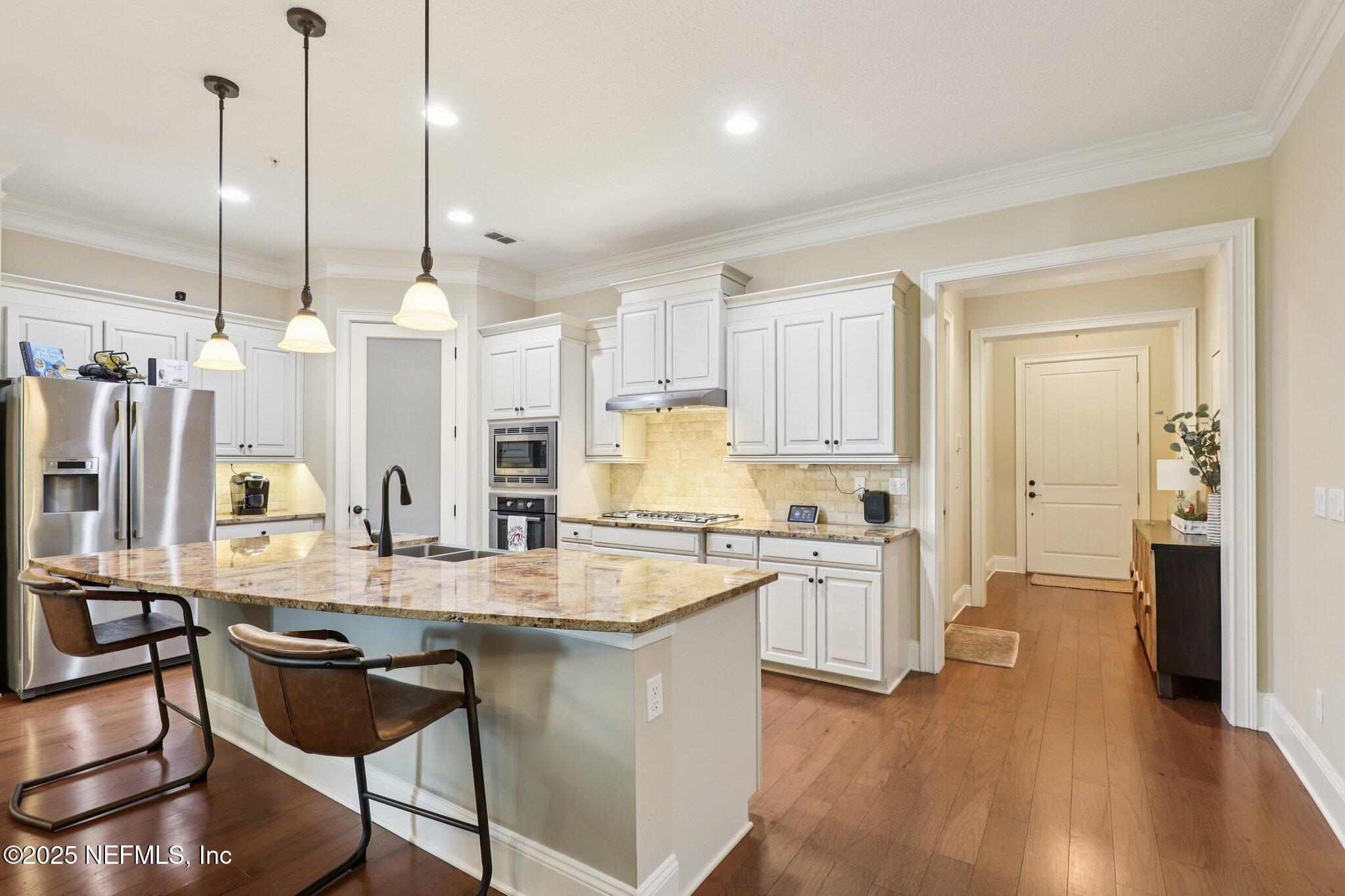 1389 Sunset View Lane Jacksonville, FL 32207 - Photo 3 of 45 Kitchen