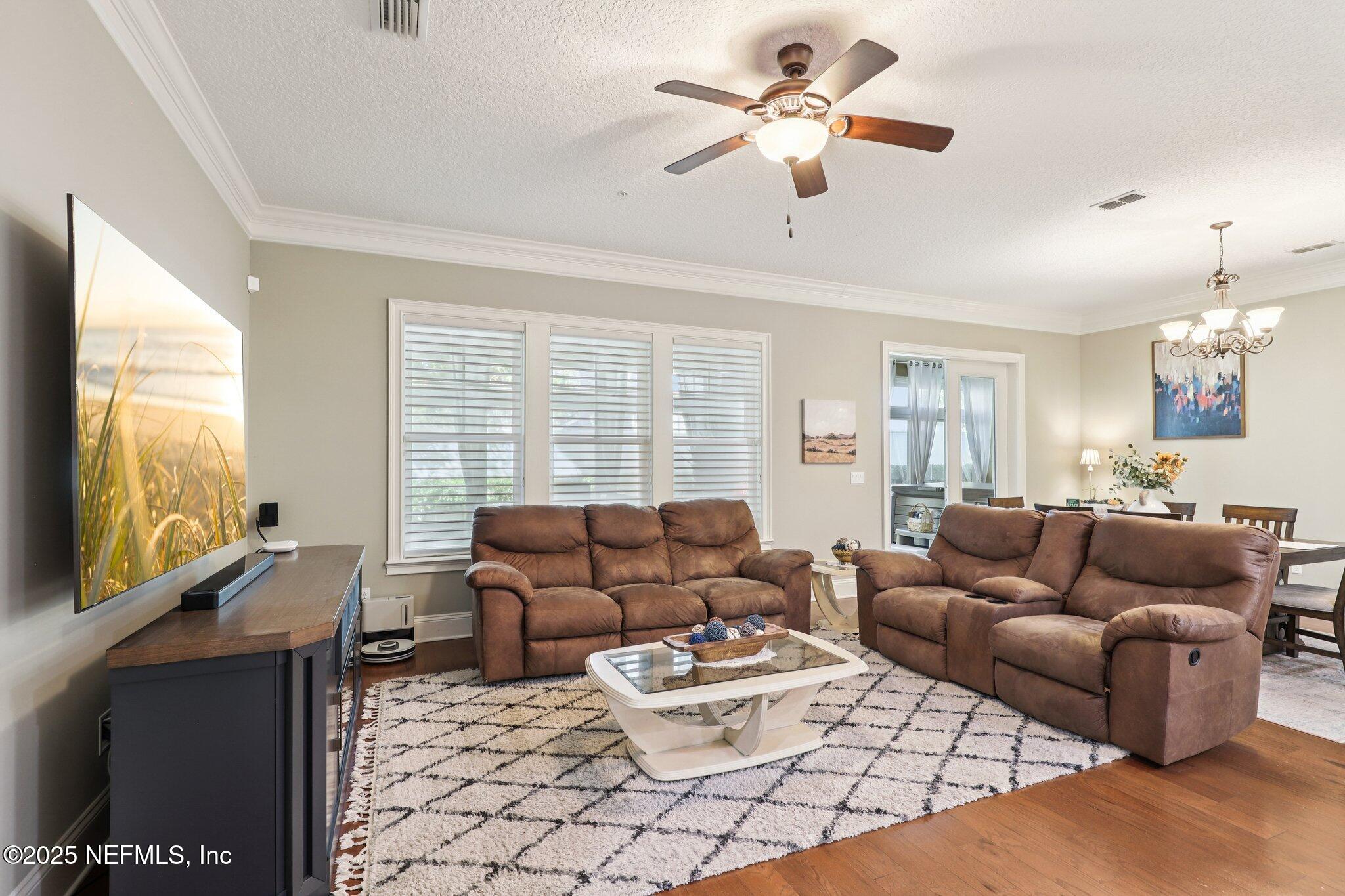 1389 Sunset View Lane Jacksonville, FL 32207 - Photo 10 of 45 Family Room