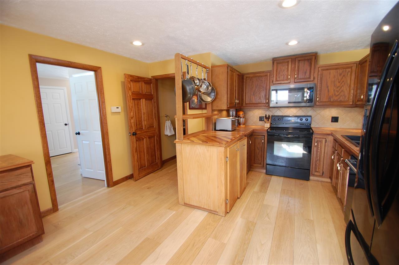 14 R Rocco Drive Derry, NH 03038 - Photo 20 of 35