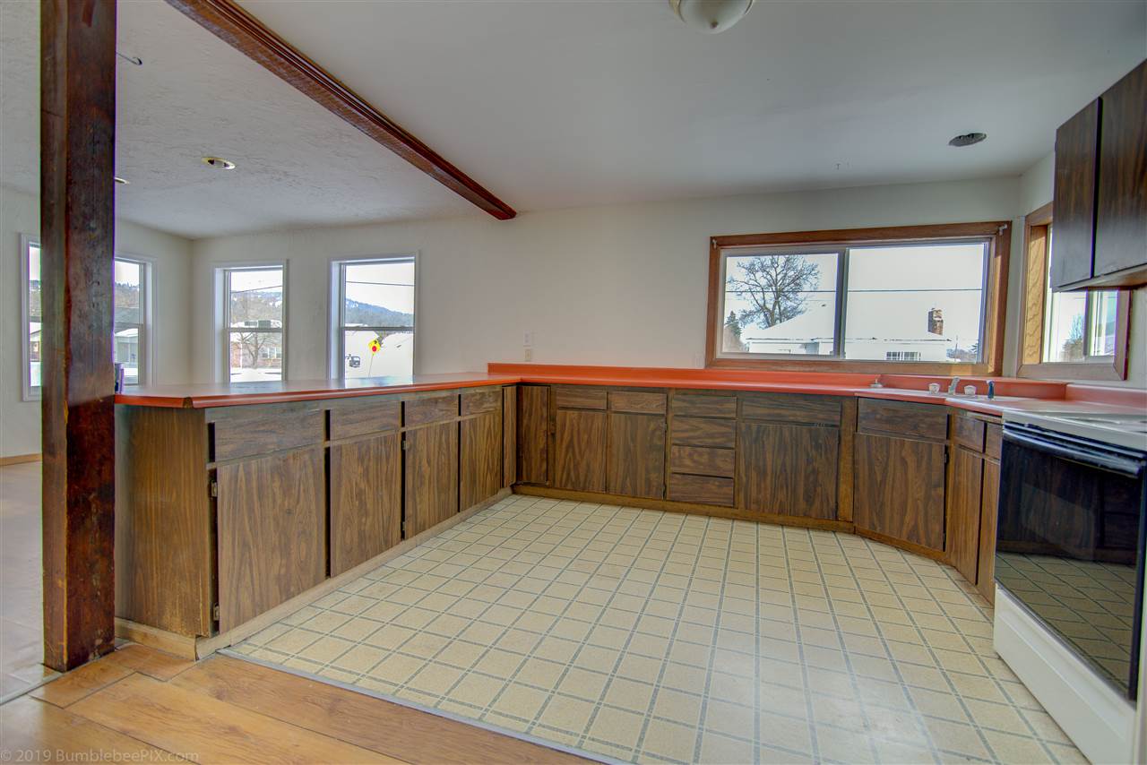 4611 North Adams Road Spokane Valley, WA 99216 - Photo 4 of 14