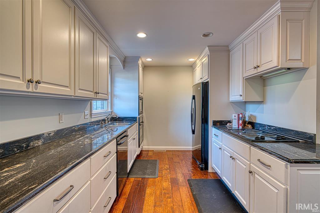 2923 West Mill Road Evansville, IN 47720 - Photo 5 of 22