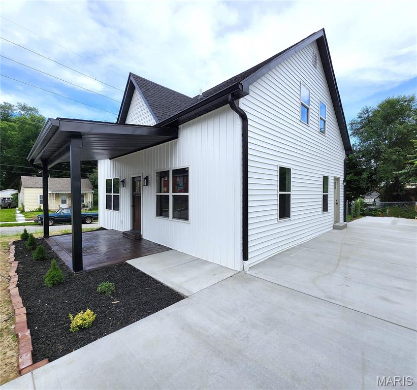 302 Short Street Collinsville, IL 62234 - Photo 4 of 17