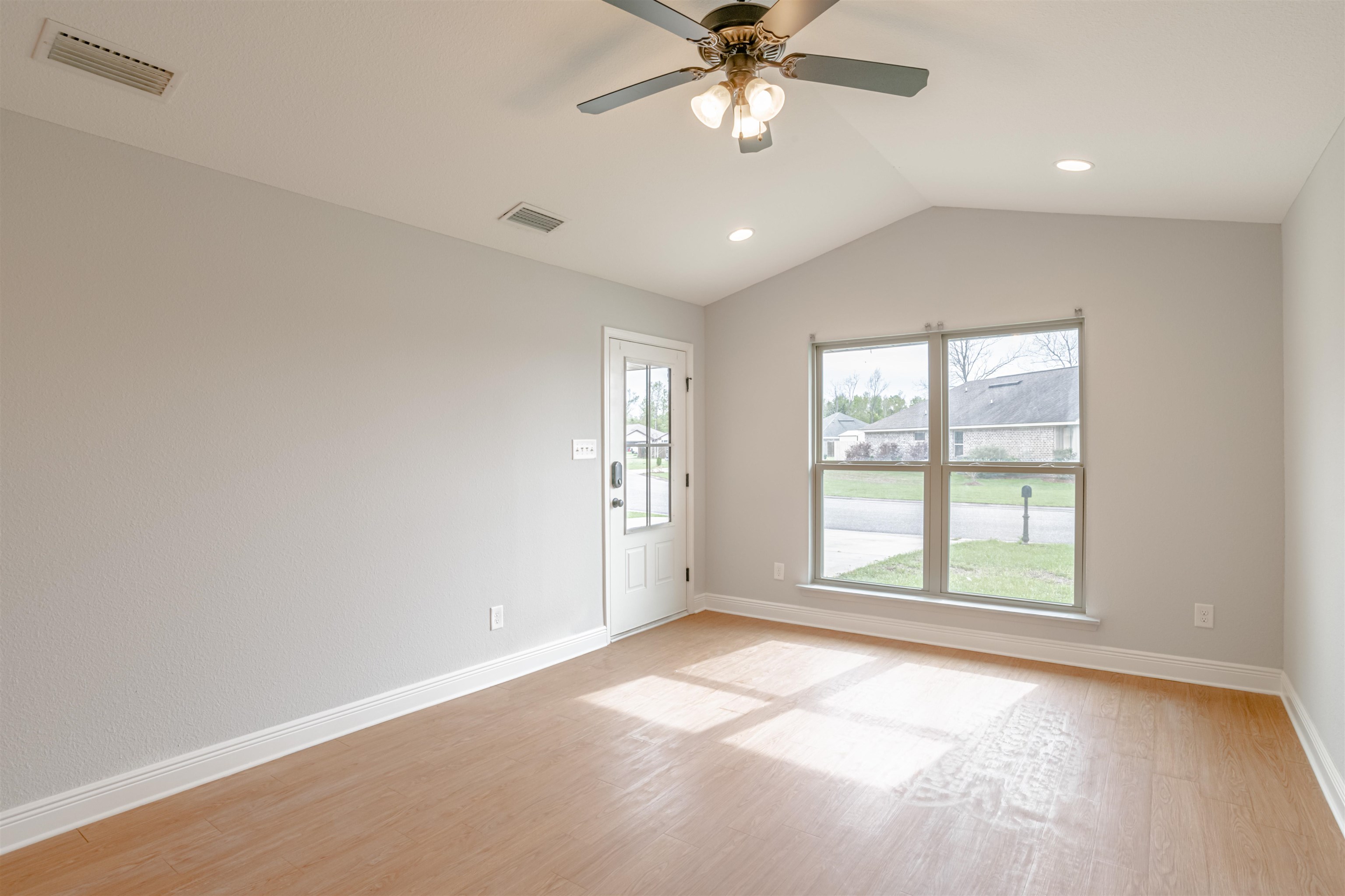 1430 Majesty Loop Foley, AL 36535 - Photo 4 of 29