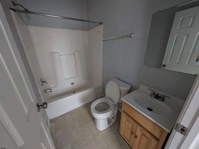 $1,495 | 12 North Iowa Avenue, Unit 7, Atlantic City, NJ 08401