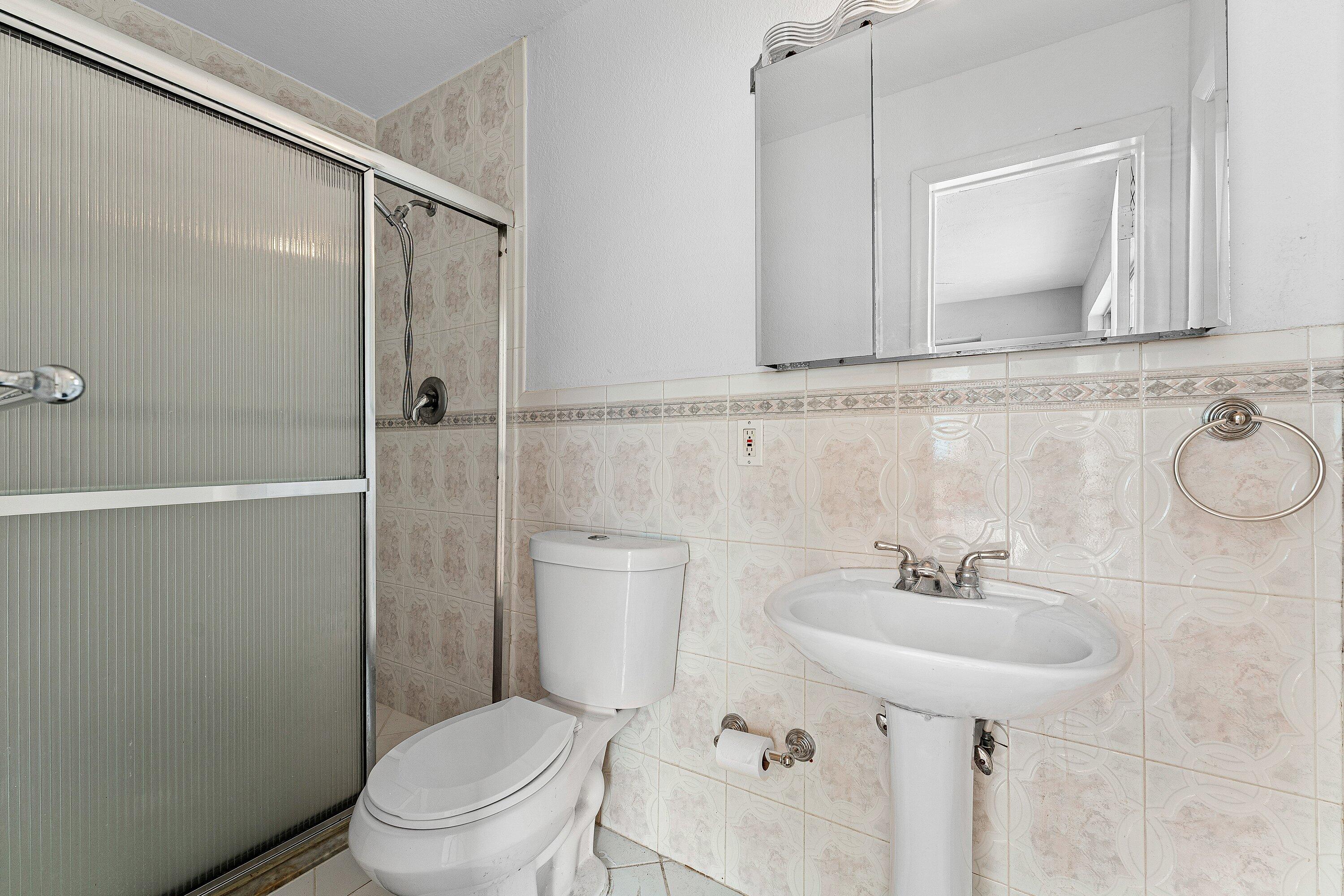 5543 Southwest 7th Street Margate, FL 33068 - Photo 10 of 19 MASTER BEDROOM