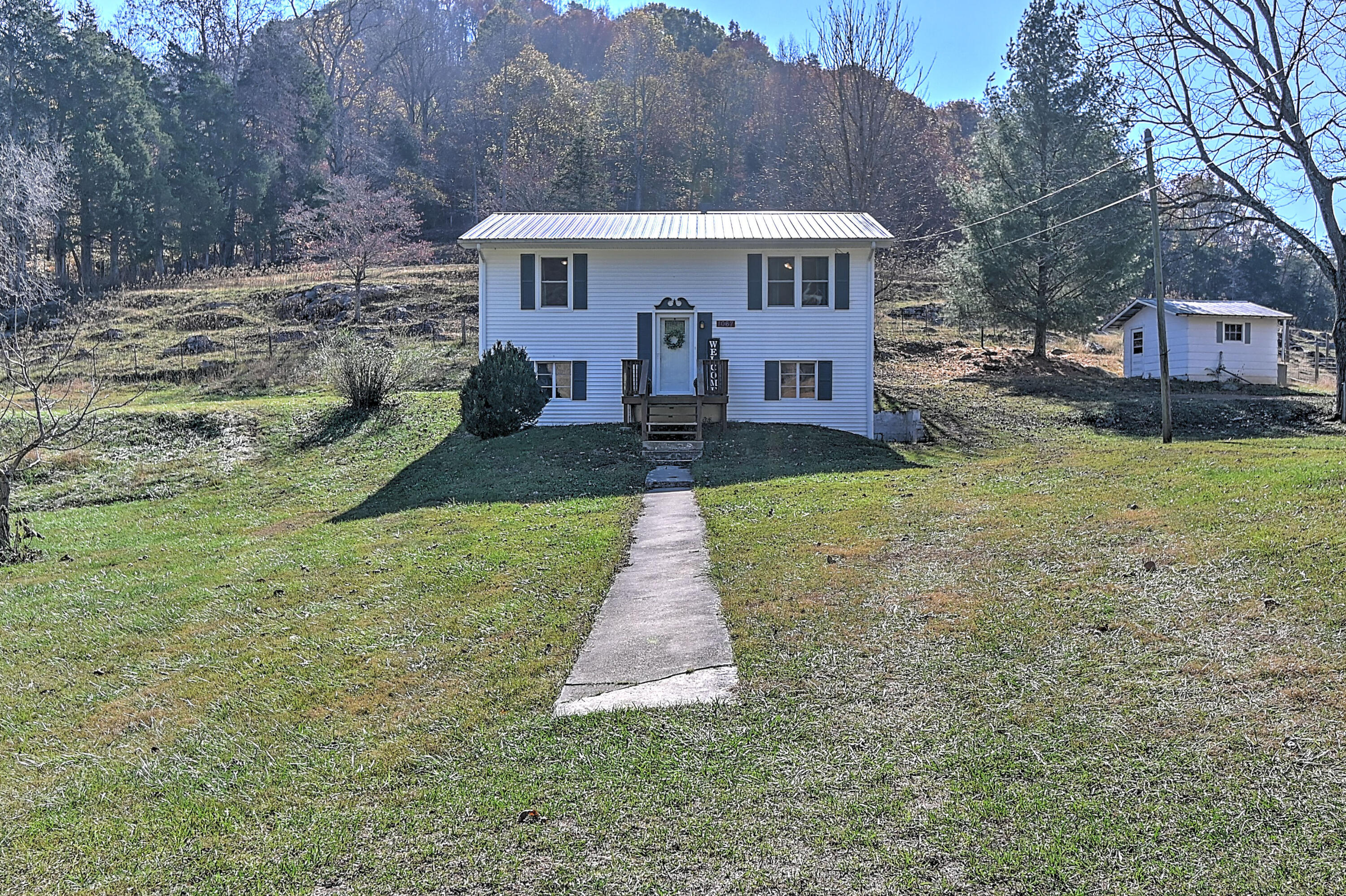 1067 Sloantown Road Duffield, VA 24244 - Photo 2 of 46 Sloantown-2
