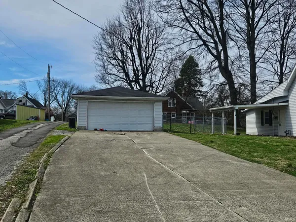 $159,900 | 1107 State Street, Washington, IN 47501