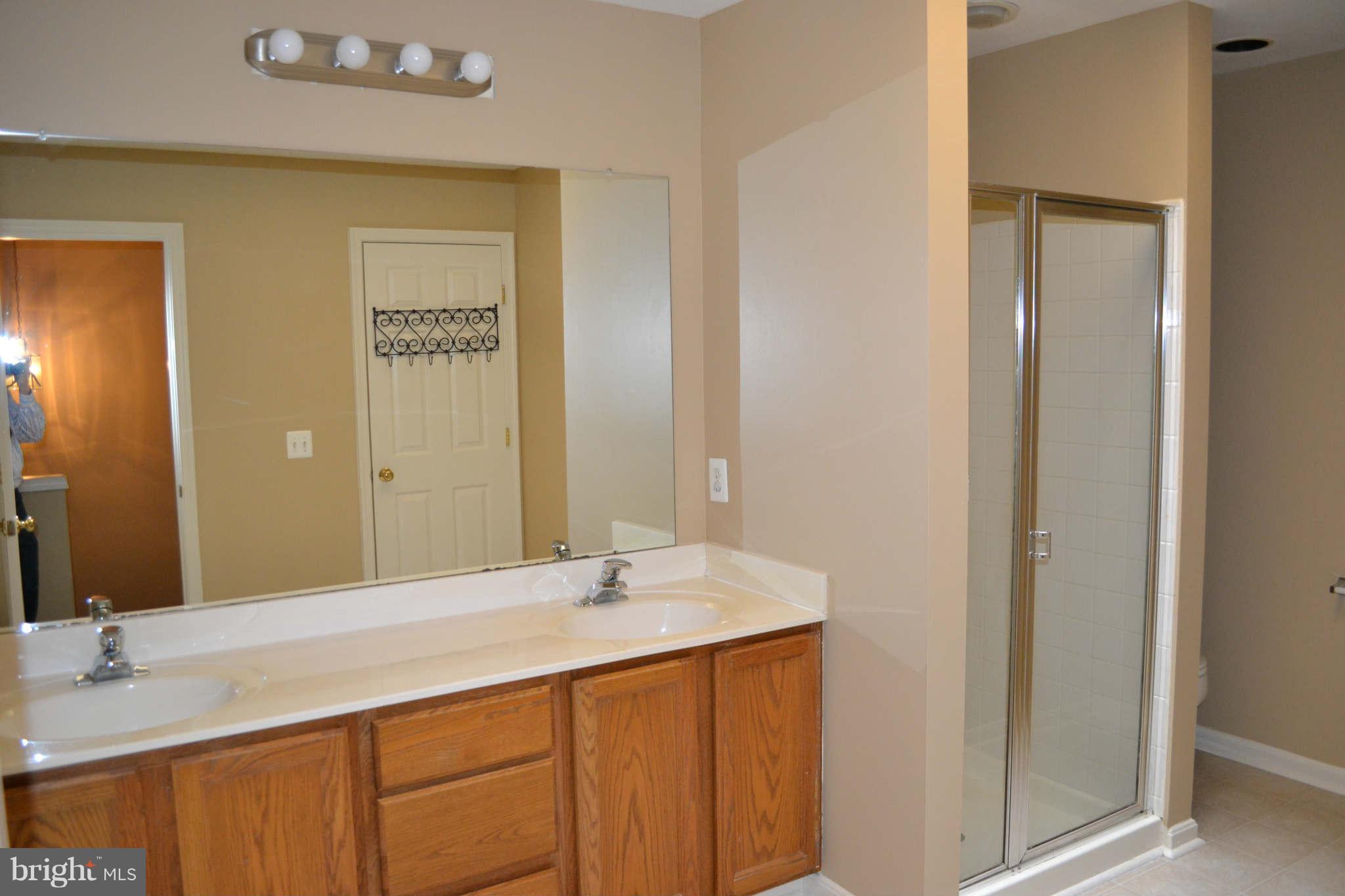 773 Howards Loop, Unit 60 Annapolis, MD 21401 - Photo 14 of 26 Bath (Master)