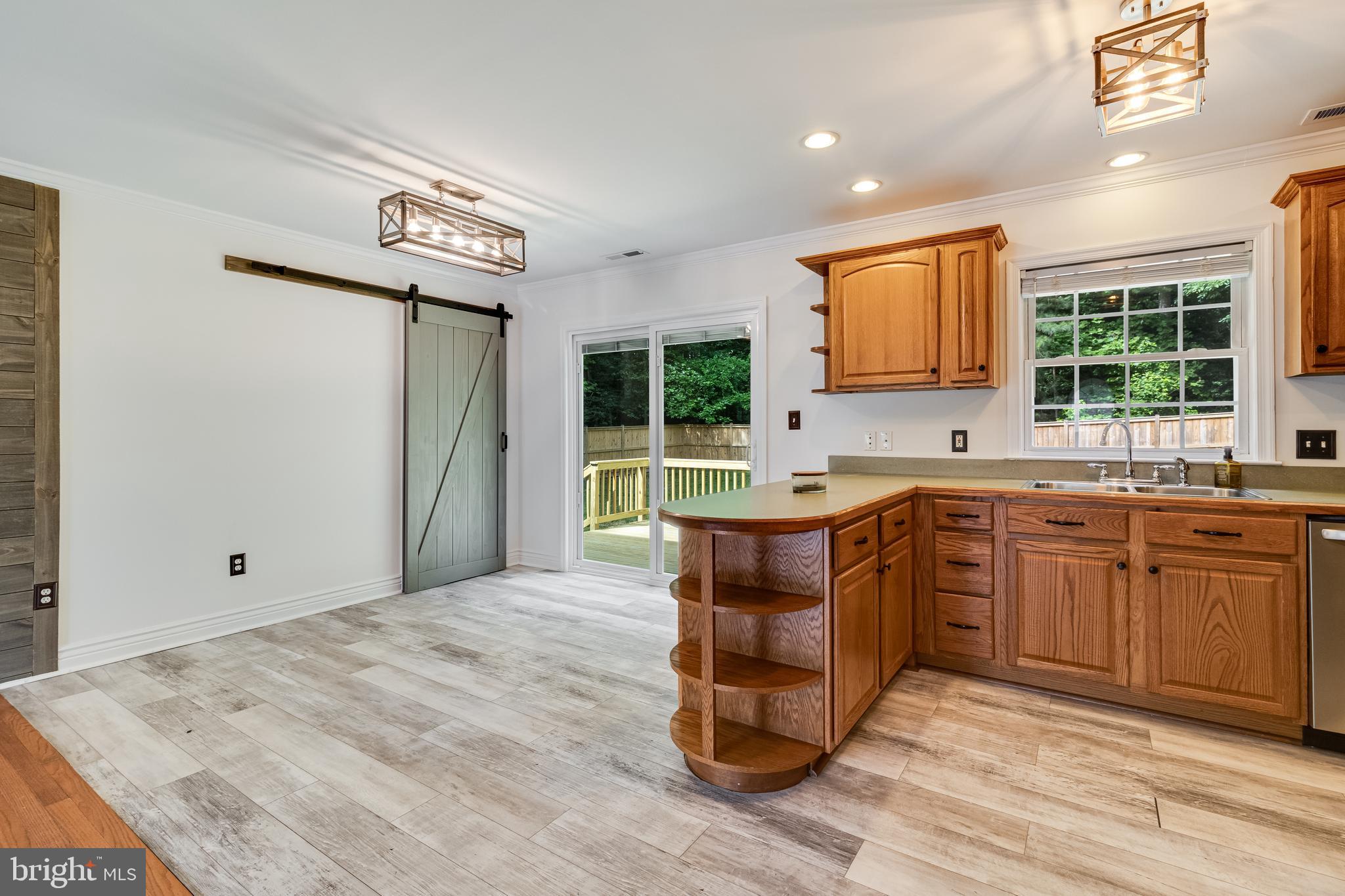 14479 Round Hill Road King George, VA 22485 - Photo 16 of 69 Kitchen/Dining Area