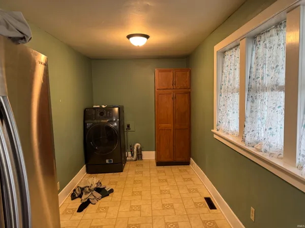$325,000 | 303 North Harrison Street, Syracuse, IN 46567