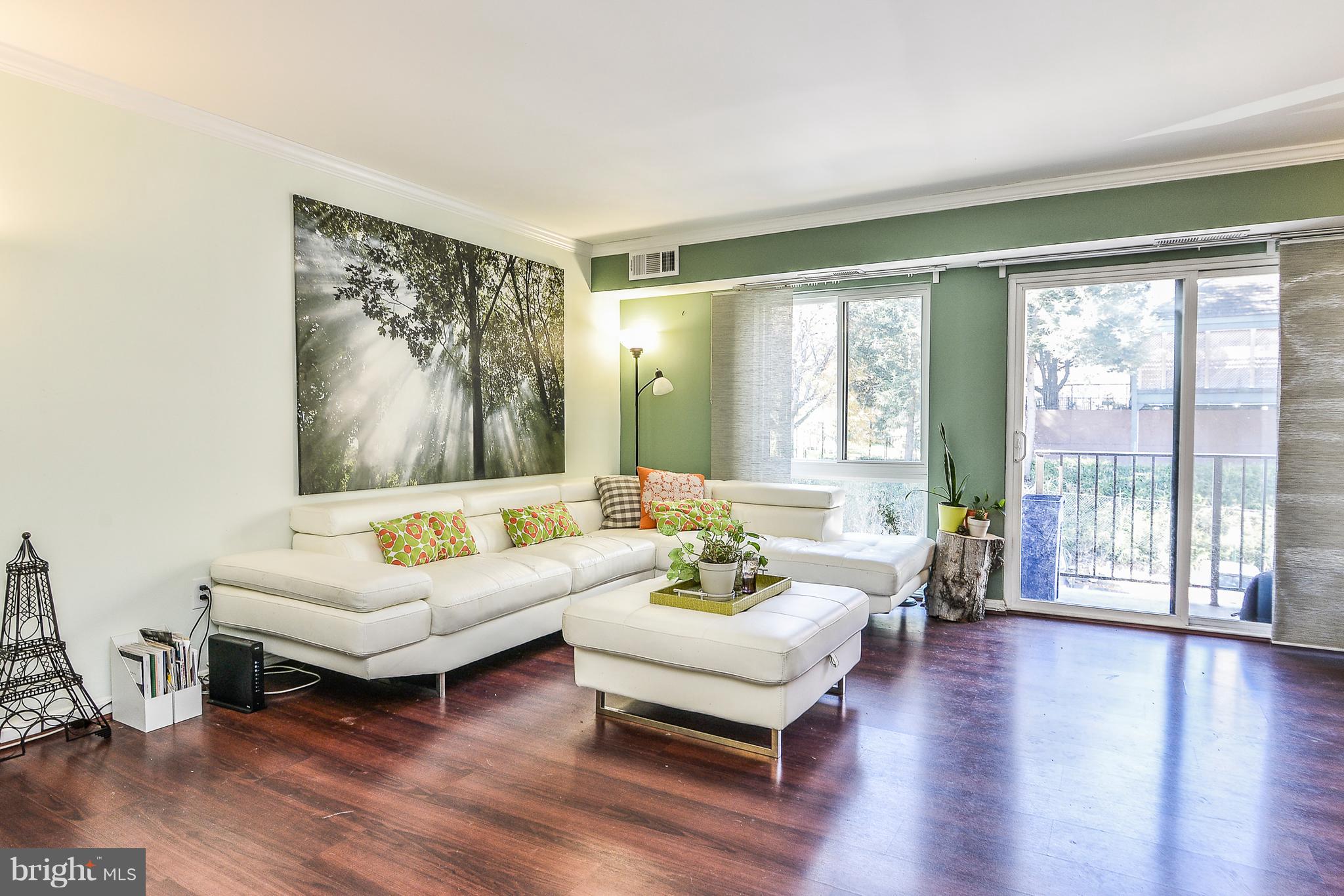 6151 Edsall Road, Unit H Alexandria, VA 22304 - Photo 2 of 21 Spacious living room