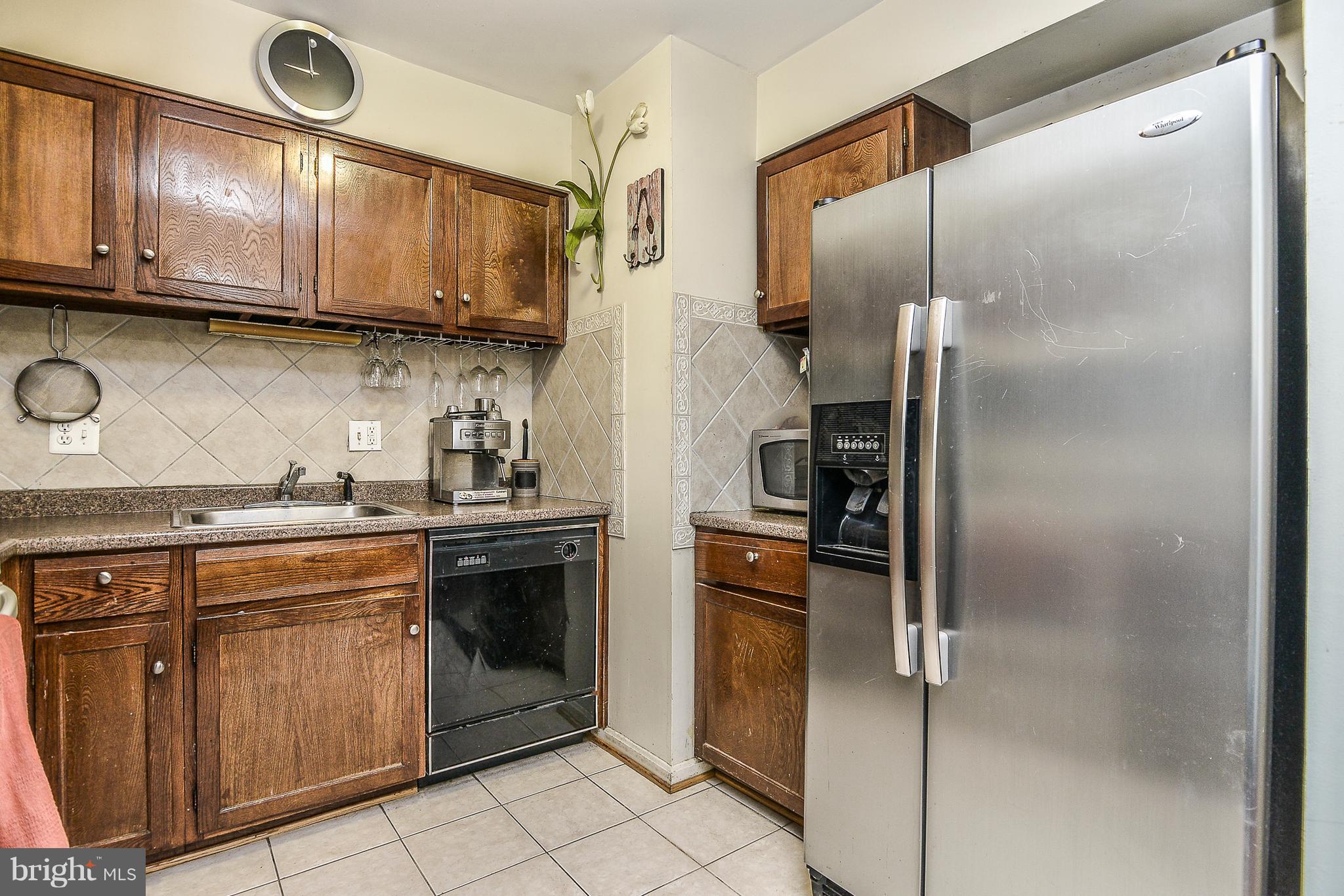 6151 Edsall Road, Unit H Alexandria, VA 22304 - Photo 9 of 21 Kitchen