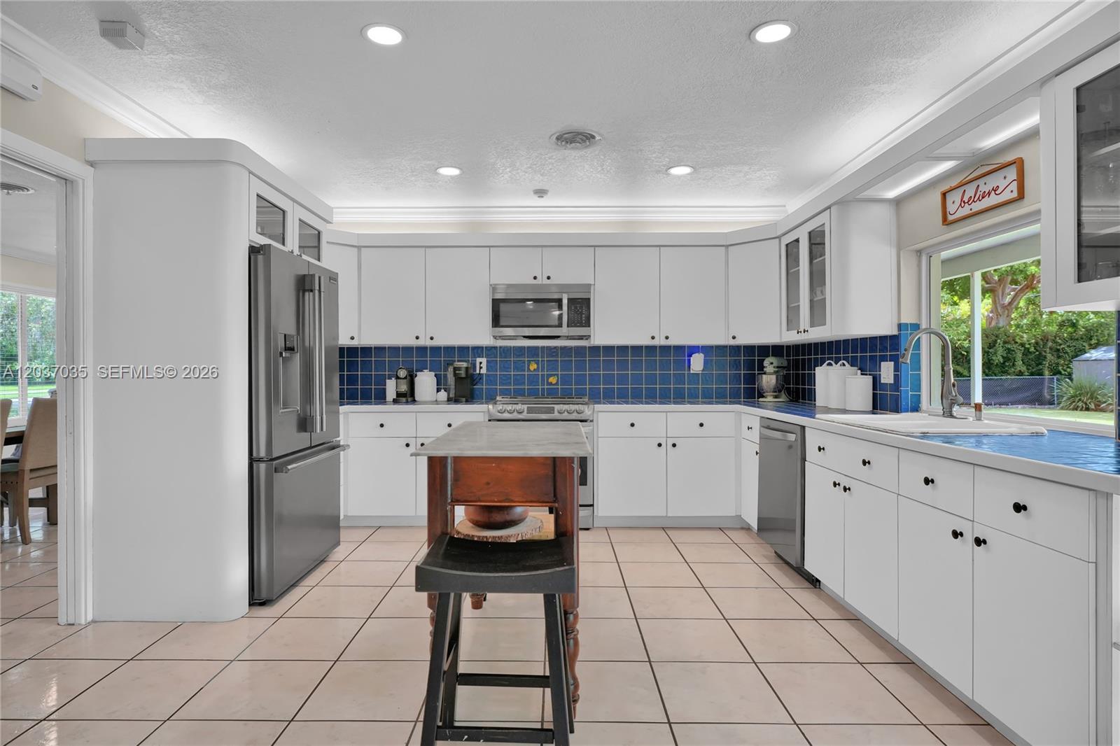 8340 Southwest 96th Street Miami, FL 33156 - Photo 10 of 43