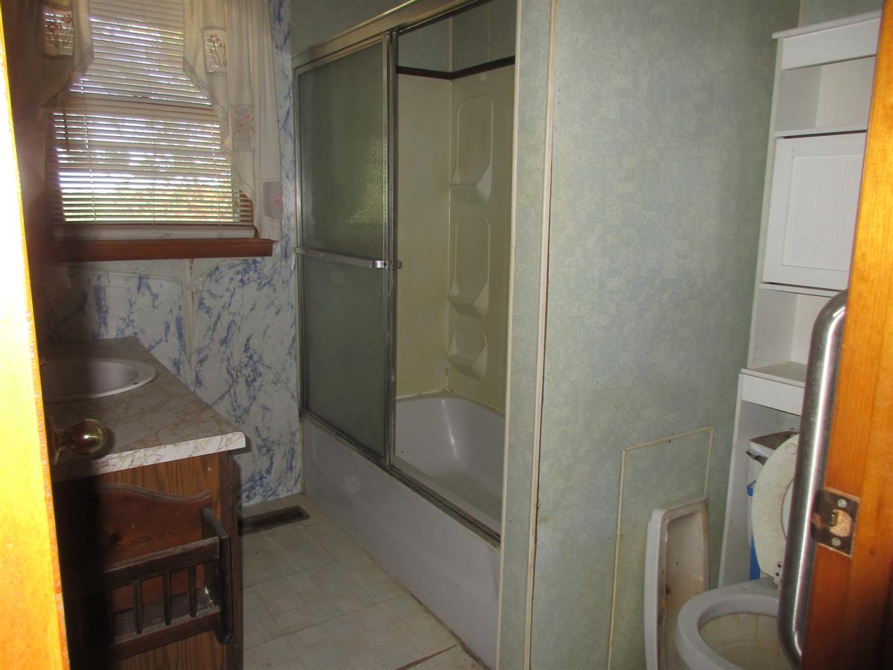 8542 North Lawrence Road Sumner, IL 62466 - Photo 11 of 13 Gallery Image 11