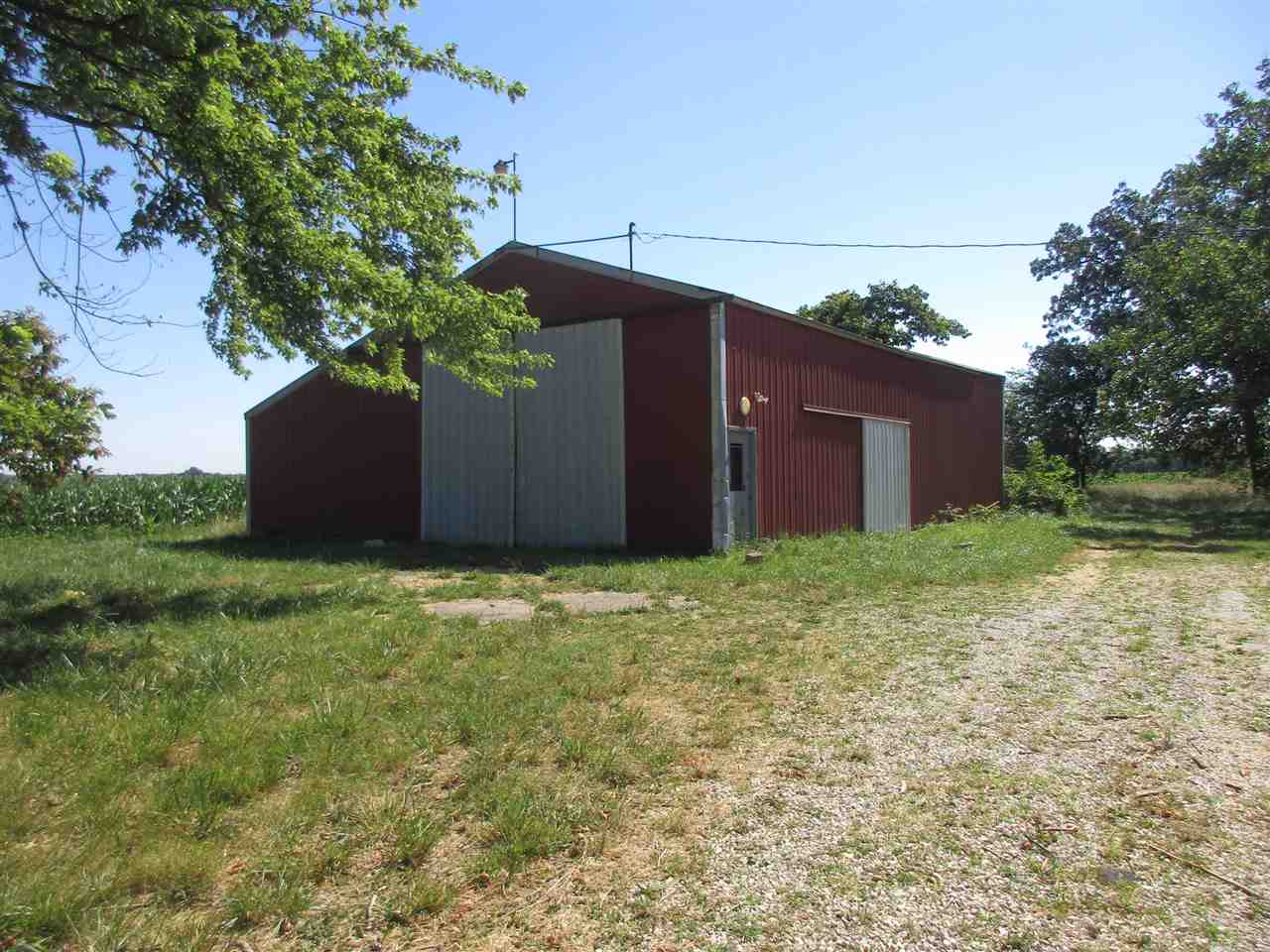 8542 North Lawrence Road Sumner, IL 62466 - Photo 3 of 13 Gallery Image 3