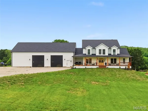 $819,000 | 8686 State Rd Ww, Dittmer, MO 63023
