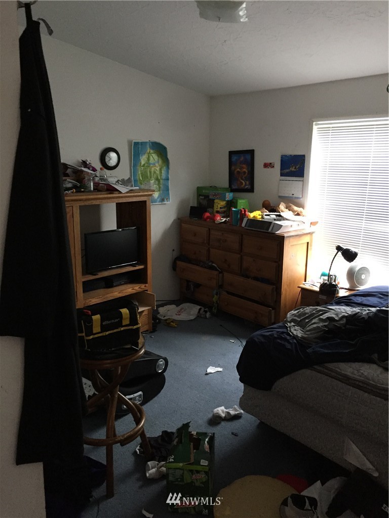 6142 Southwest Old Clifton Road Port Orchard, WA 98367 - Photo 11 of 24 Gallery Image 11