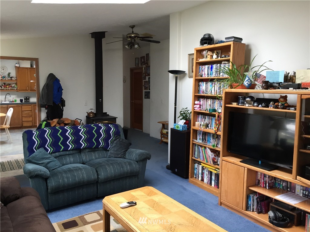 6142 Southwest Old Clifton Road Port Orchard, WA 98367 - Photo 6 of 24 Gallery Image 6