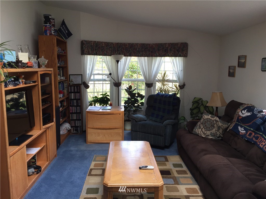 6142 Southwest Old Clifton Road Port Orchard, WA 98367 - Photo 9 of 24 Gallery Image 9