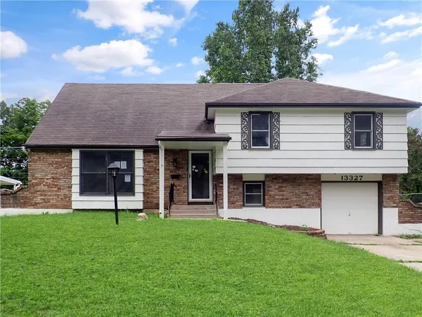 $220,000 | 13327 Donnelly Avenue, Grandview, MO 64030