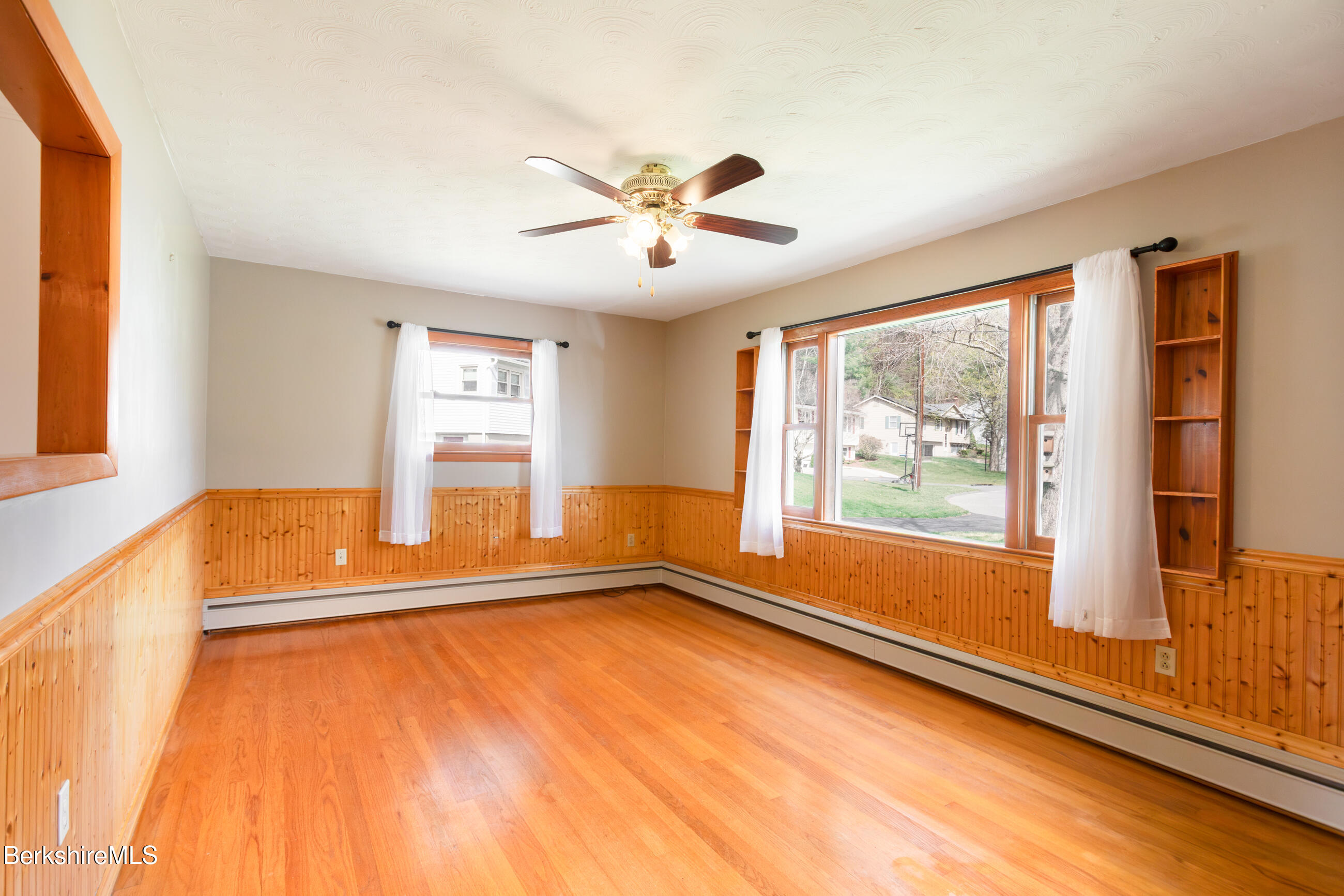 51 Howe Road Pittsfield, MA 01201 - Photo 11 of 26 image-13